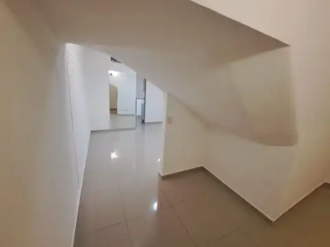 Depto Tipo Casa en Venta en Villa Pueyrredón, USD 160.000