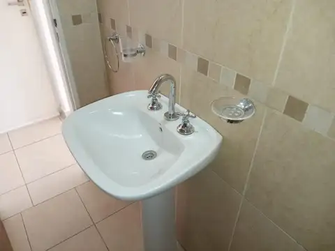 VENTA DEPTO 1 AAMBIENTE IMPECABLE 1 C/RIVADAVIA