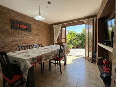 Casa 4 ambientes con 3 baños