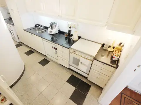 Venta piso 5 ambientes con dependencia!