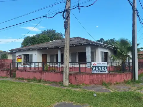 Casa en Venta! Sobre esquina