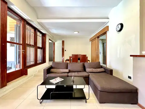 Casa 5 ambientes con 3 baños
