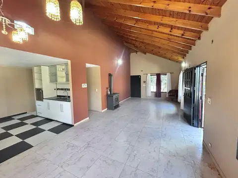 Casa en Venta con 3 cocheras