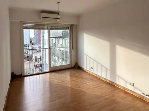 Departamento 2 Ambientes C/ Balcón Frances - Arenales 1521, Florida.