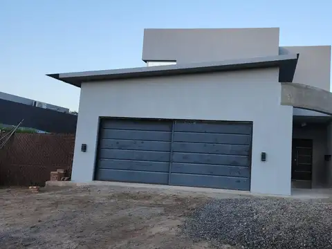 VENTA CASA B° 5 SOLES CINCO SALTOS