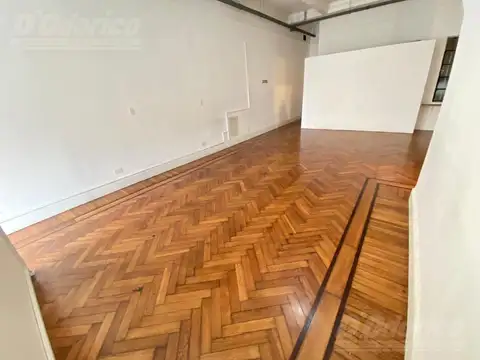 Oficina con depósito en alquiler en Caballito.