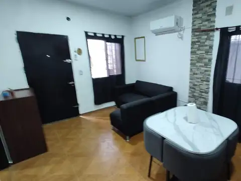 Depto Tipo Casa en Alquiler de 1 dormitorio