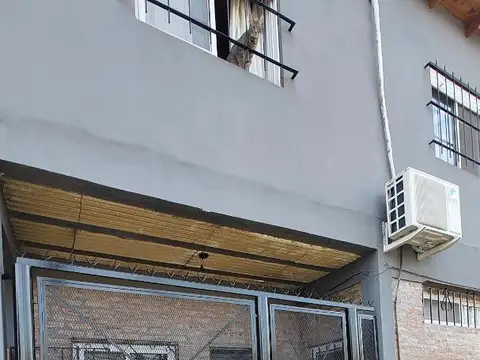 Valdez 899 , Piso PB