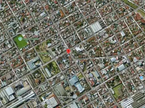 Terreno de 12.000 m2 con salida a 4 calles, ideal emprendimiento totalmente parquizado.-