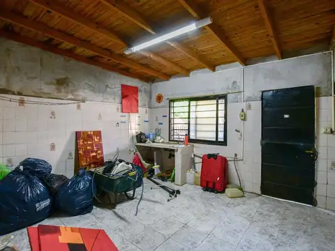 VENTA CASA 3 DORMITORIOS CON PARQUE EN LA PLATA