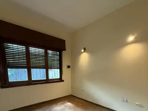 Casa en Alquiler con 1 cochera