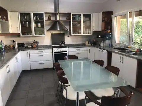 Casa en Venta en Barrio Parque Leloir, USD 620.000