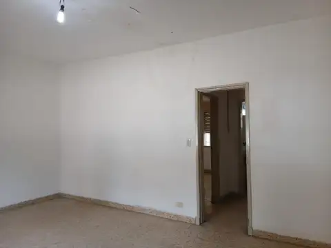 Casa 2 ambientes con 1 baño