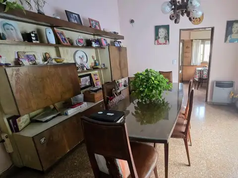 Venta Casa 4 amb con Garage doble en Quilmes Oeste