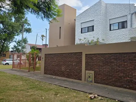 Casa en Venta en Quilmes, USD 128.000