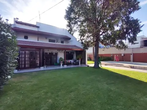 Casa 5 ambientes con 3 baños