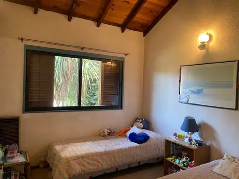 Casa 3 ambientes con 2 baños