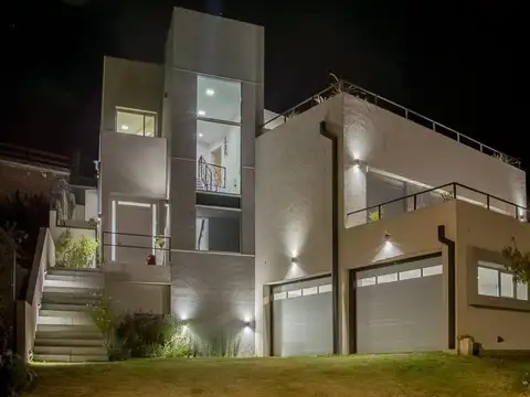 Casa 4 ambientes con 3 baños