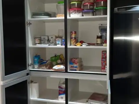 Vendo Casa de Categoria en Playa Perelli con Vista Al Lago