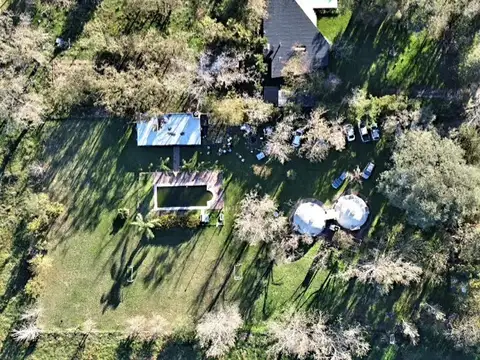 Casa con Pileta y terreno de 5.000 m² en Roldán