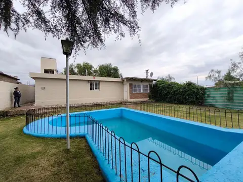 VENTA CASA IDEAL COMERCIAL R. 82 CON DEPARTAMENTO