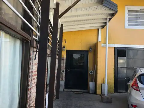 Casa en Venta - 3 dormitorios con parque y pileta