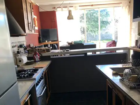 Casa en Venta - 3 dormitorios con parque y pileta