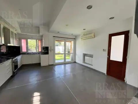 Olivos Golf - 5 ambientes / SUITE/ Jardín/ Play/ Cochera