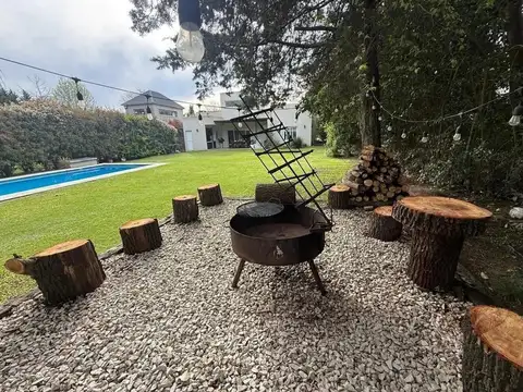 Casa en La Montura   para alquiler temporal con pileta,