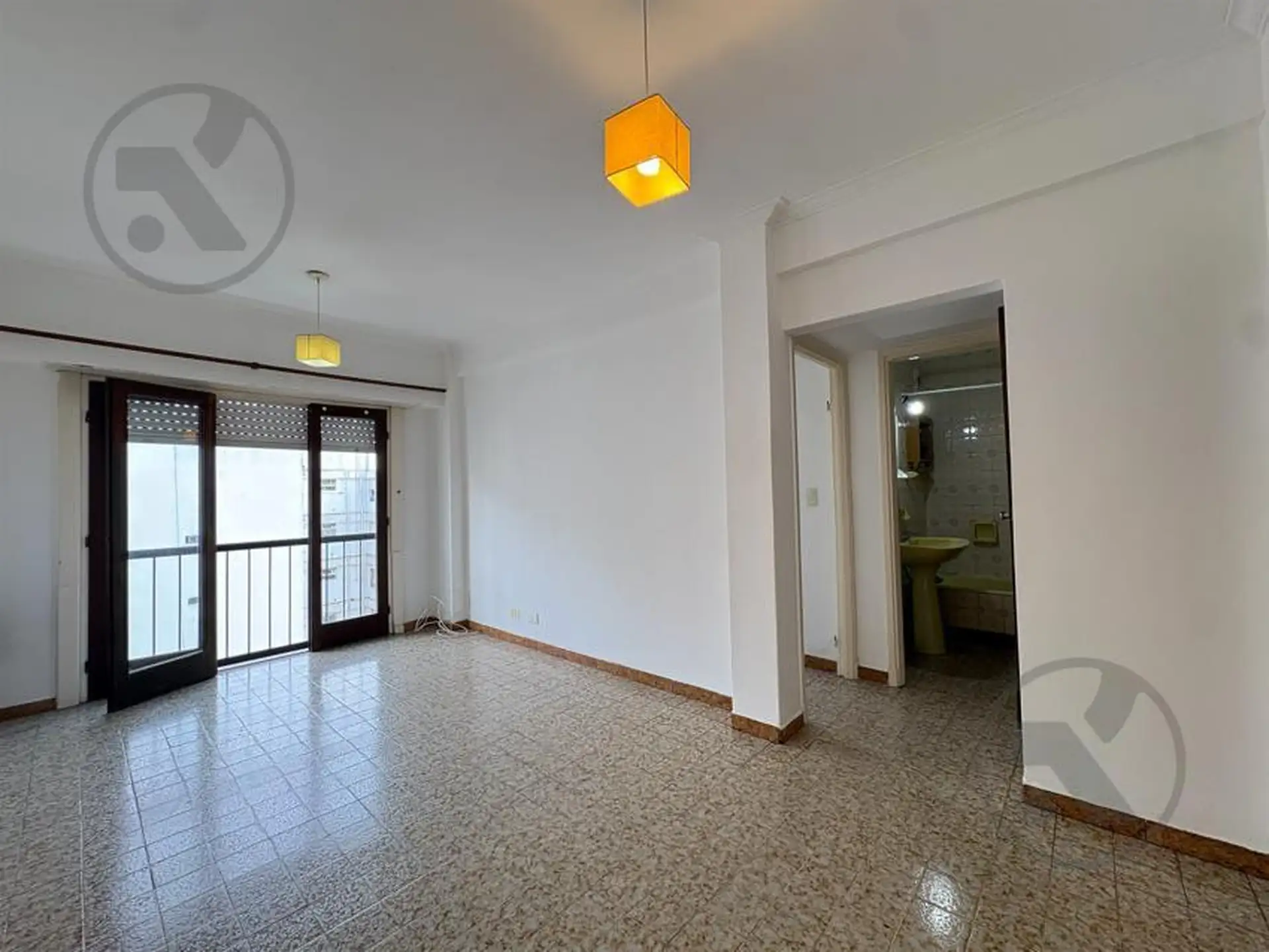 Depto 2 amb, 39m² en estado original impecable — Centro