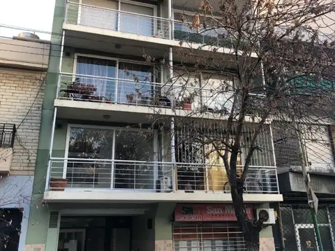 2 amb al fte c/balcon 49 m2 sum pileta de nat lundry parril