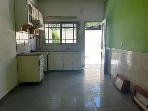 CASA - VENTA - 3 AMB- LOMAS DE ZAMORA - FINANCIACION  PRIVADA-OPORTUNIDAD