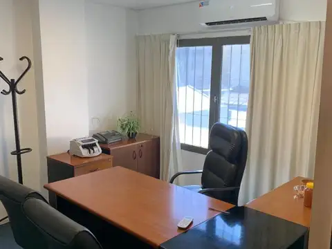 GRAN OPORTUNIDAD Oficina con Renta Activa en Pleno Centro