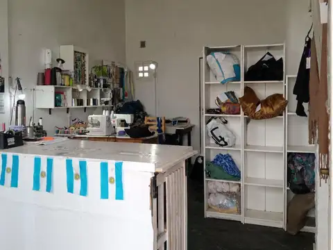 Local en venta en City Bell, sobre Camino Belgrano
