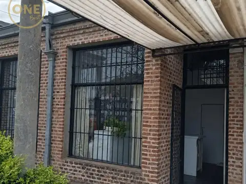 Local en venta en City Bell, sobre Camino Belgrano