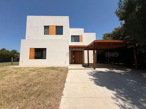 Casa  en Venta en Santa Guadalupe, Pilar del Este, Pilar