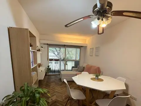 3 De Febrero 1073 , Piso 2