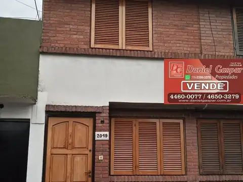 SUPER PRECIO    DUPLEX DE 3 AMBIENTES   AL FRENTE  IMPECABLE   CASI A ESTRENAR  