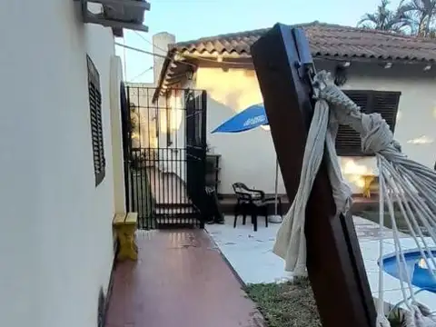 SE VENDE: ECHEVERRIA 1084. CHALET EN ESQUINA CON PILETA