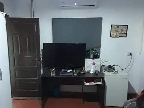 SE VENDE: ECHEVERRIA 1084. CHALET EN ESQUINA CON PILETA