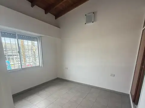 Depto Tipo Casa 2 ambientes con 1 baño