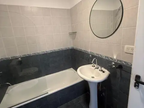 Depto Tipo Casa en Alquiler en Valentín Alsina, $ 600.000