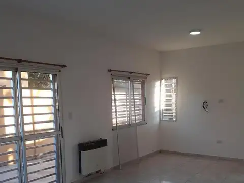 Depto Tipo Casa 3 ambientes con 1 baño