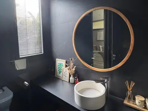 Casa 6 ambientes con 4 baños