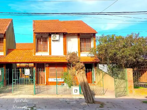 EXCELENTE DÚPLEX 2 CUADRAS MAR EN ZONA RESIDENCIAL