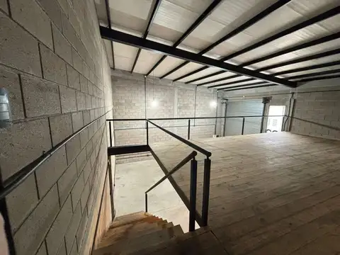 DEPOSITO EN VENTA EN POZO 145 MT2