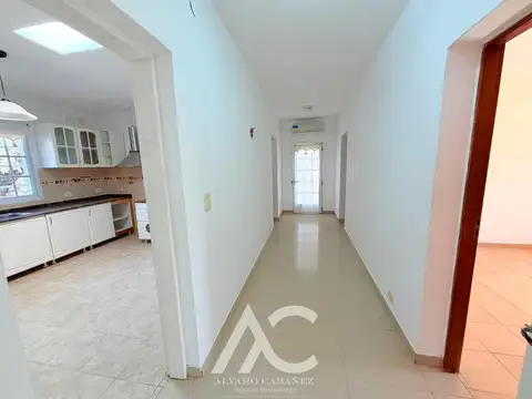 Casa 3 ambientes con 2 baños