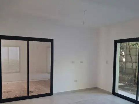 HOUSING DE 8 unidades - Duplex de categoria - 3 dormitorios - ingreso automatizado