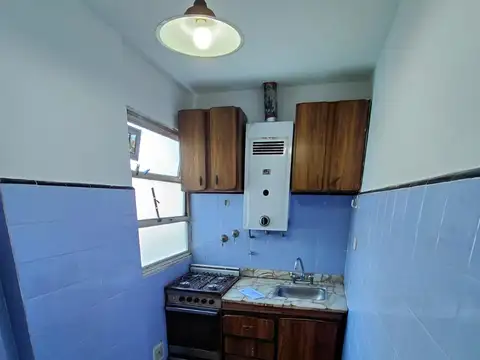 HERMOSO DEPARTAMENTO 1 AMBIENTE LUMINOSO - 27 METROS CUBIERTOS - COCINA SEPARADA