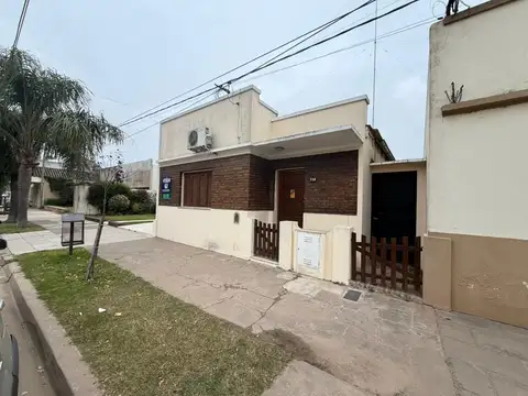 Casa - Venta - Argentina, Lobos - Presidente Peron 700